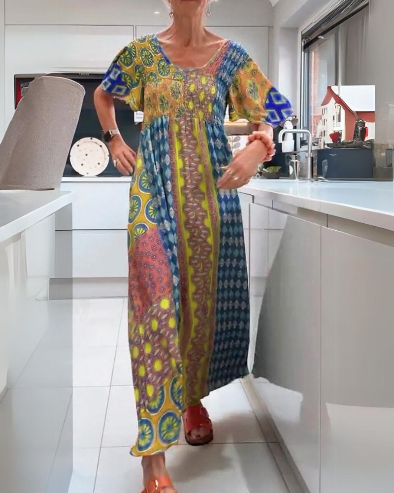Sukienka w stylu bohemy z wzorem paisley
