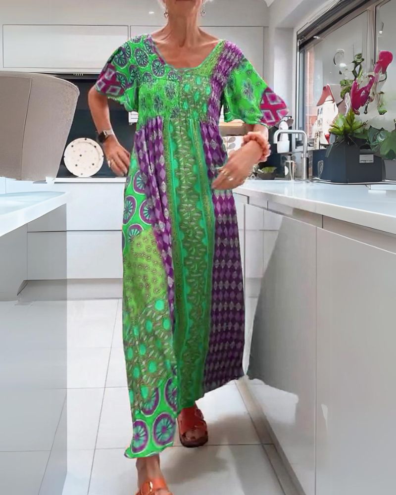 Sukienka w stylu bohemy z wzorem paisley