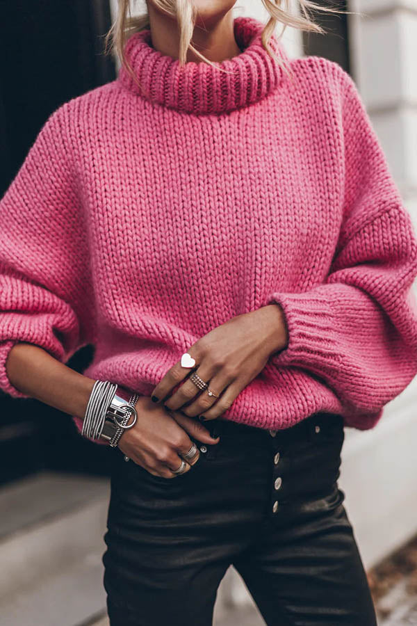 Stylowy sweter z dużym kołnierzem i długimi rękawami