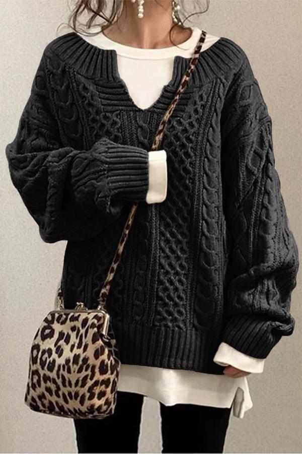 Sweter z eleganckim wzorem o luźnym kroju zapewniającym modny wygląd