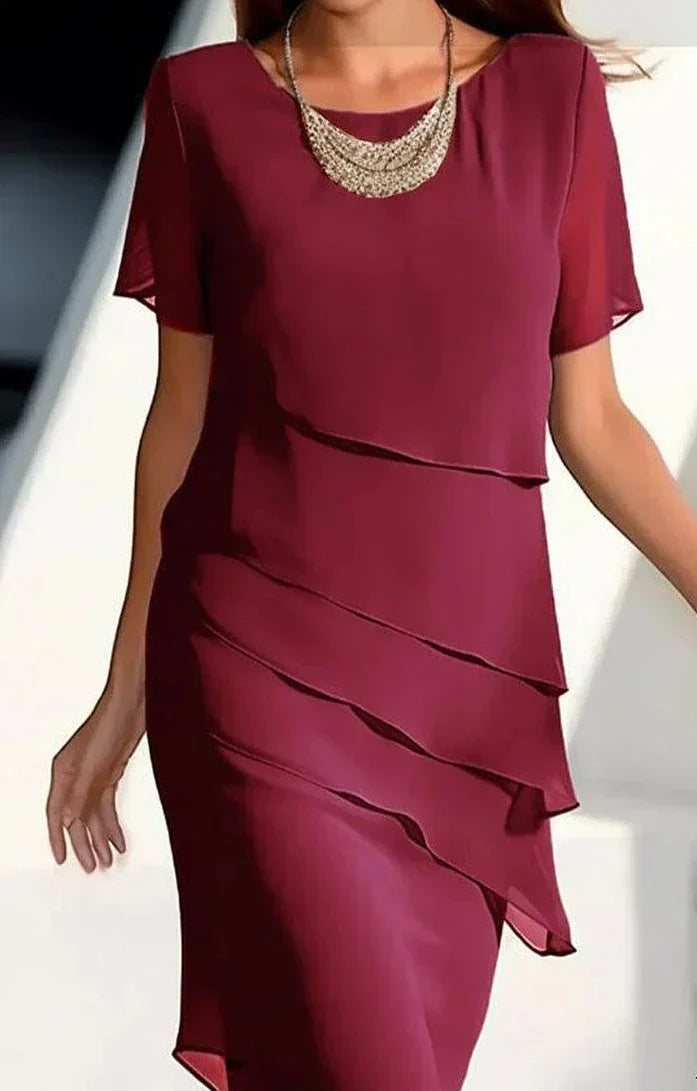 Elegancka sukienka z zakładkami i lekkością