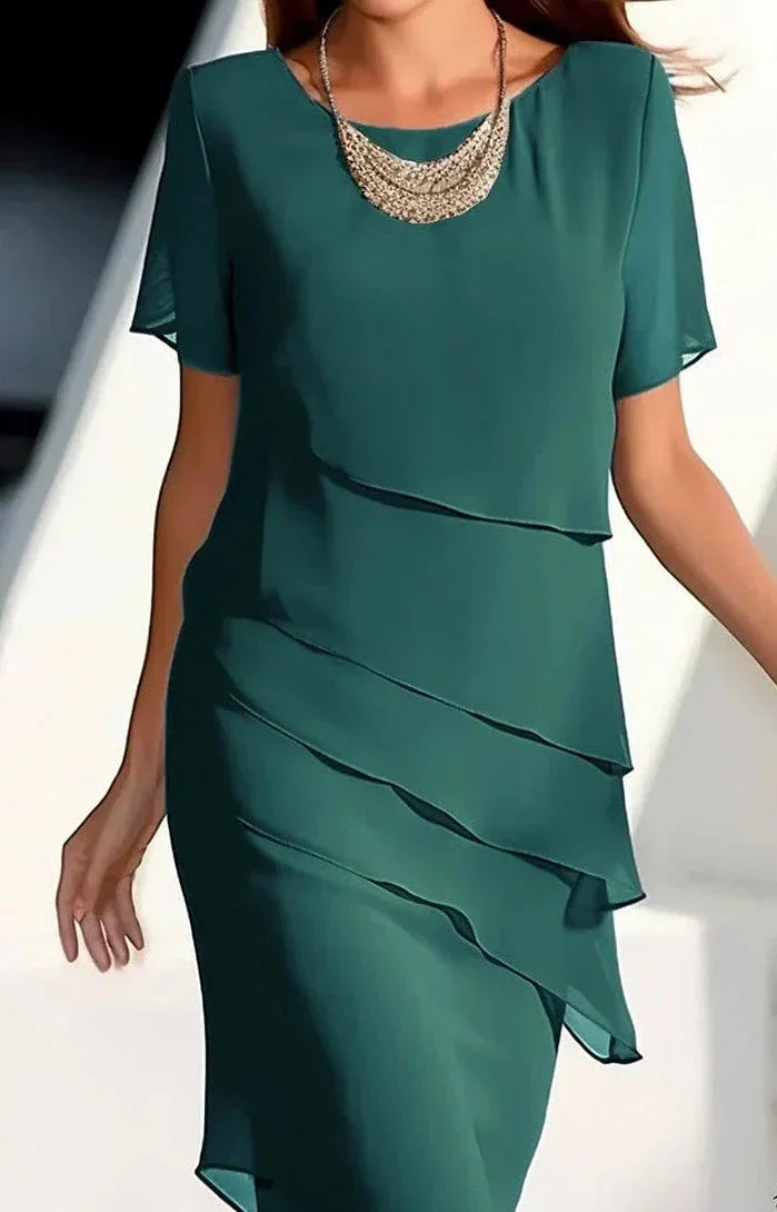 Elegancka sukienka z zakładkami i lekkością