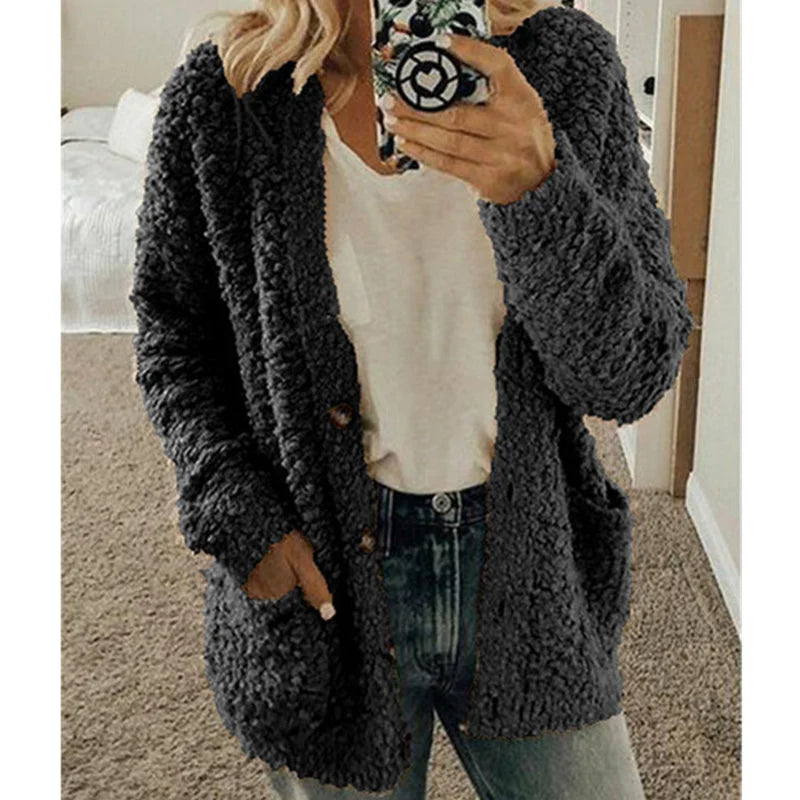 Stylowy sweter damski na zimę