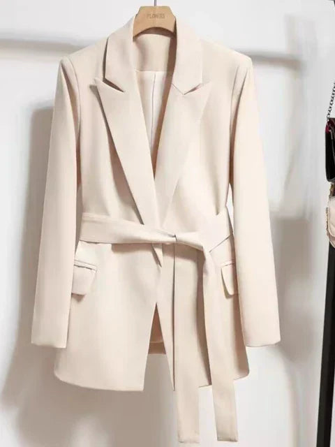 Lola - elegancki blezer damski