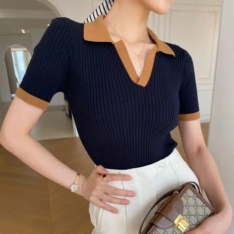 Tarmila Top | Casualowy top z dzianiny z dekoltem w szpic