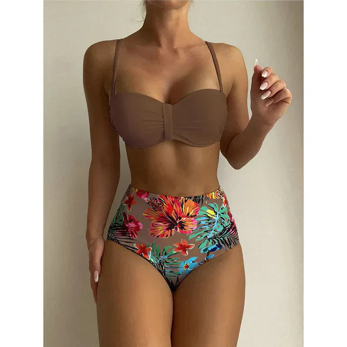 Szykowne bikini z wysokim stanem i kwiatowym wzorem