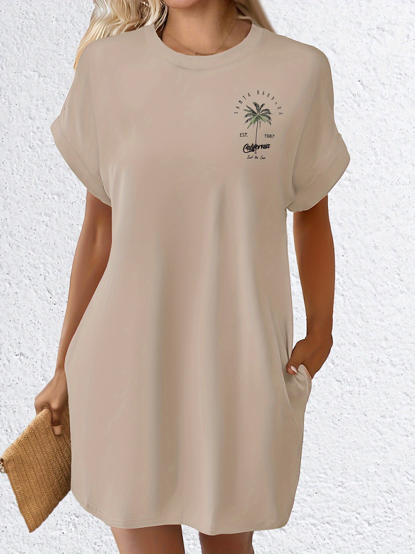 Sukienka T-shirt z nadrukiem drzewa palmowego, kieszeniami i wygodnym krojem