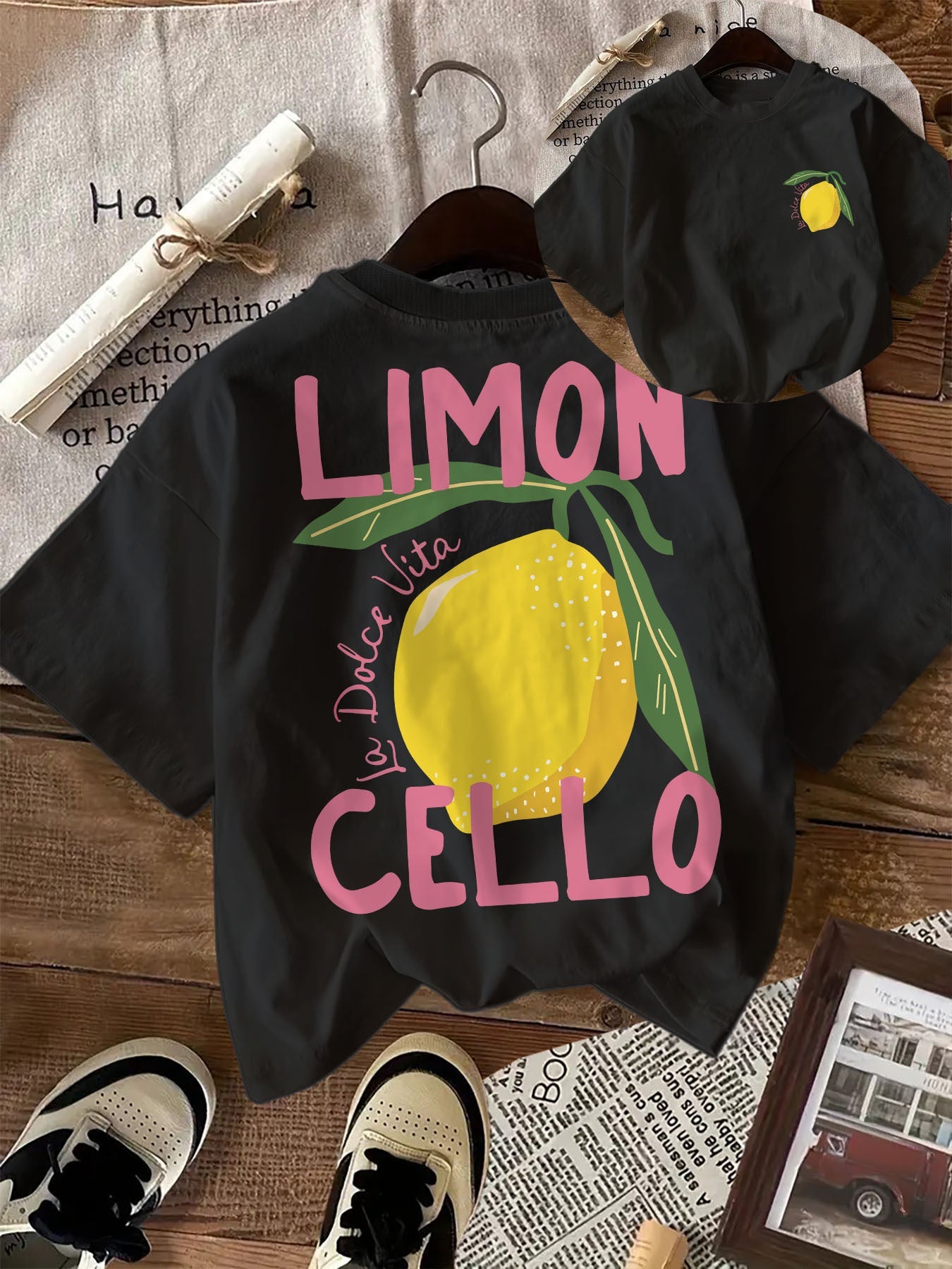 T-shirt z nadrukiem graficznym - okrągły dekolt i mieszanka bawełny