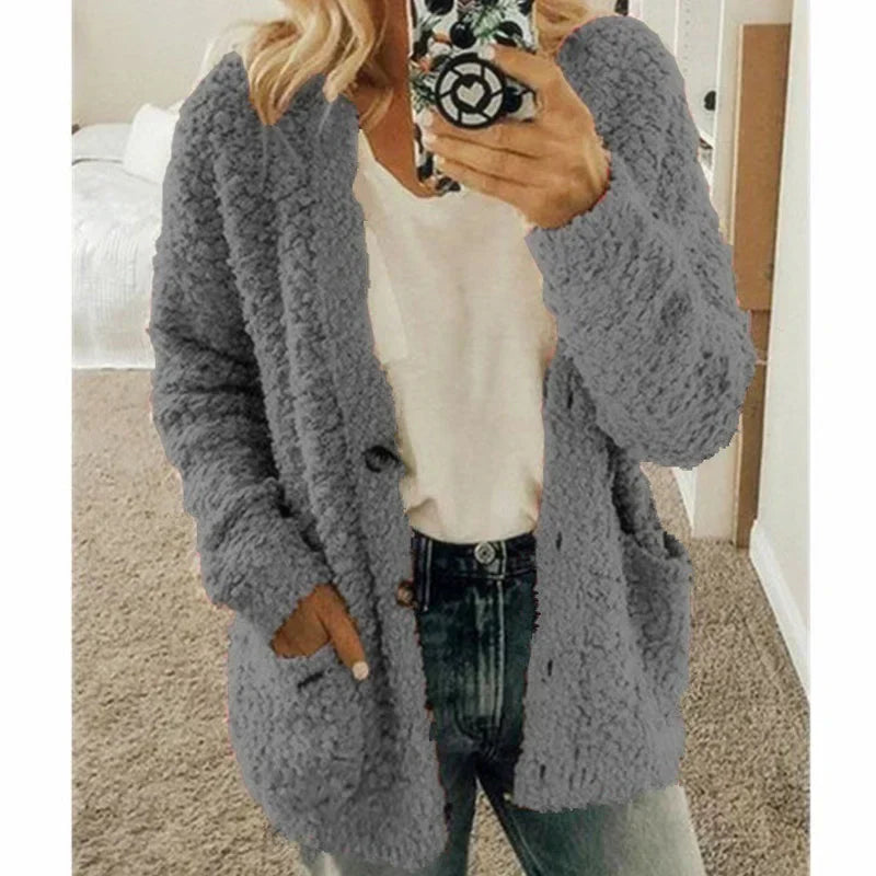 Stylowy sweter damski na zimę