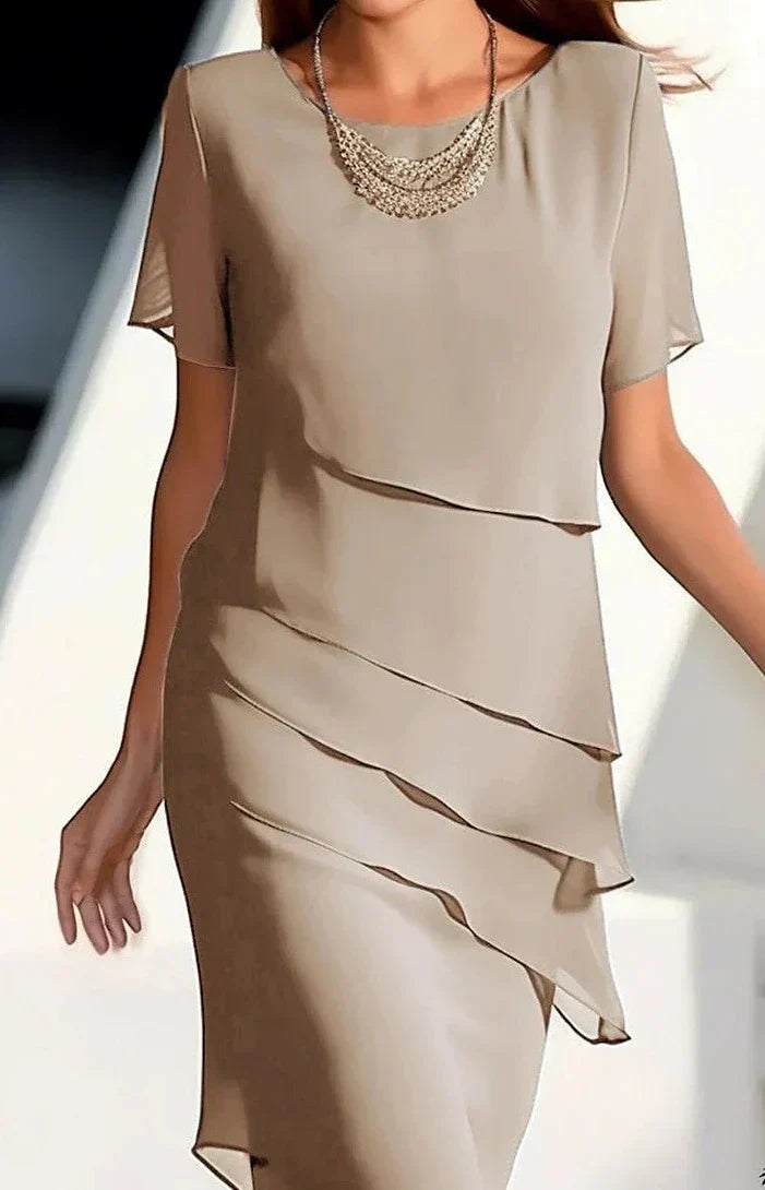 Elegancka sukienka z zakładkami i lekkością
