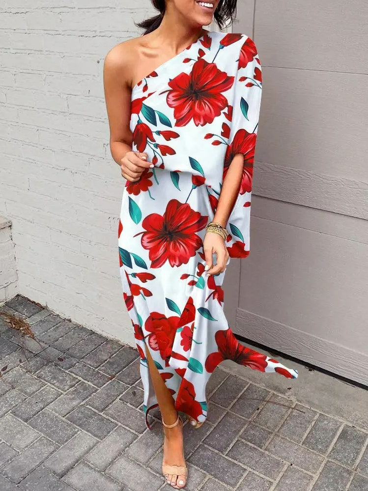 Luźna sukienka w stylu boho z opadającymi ramionami