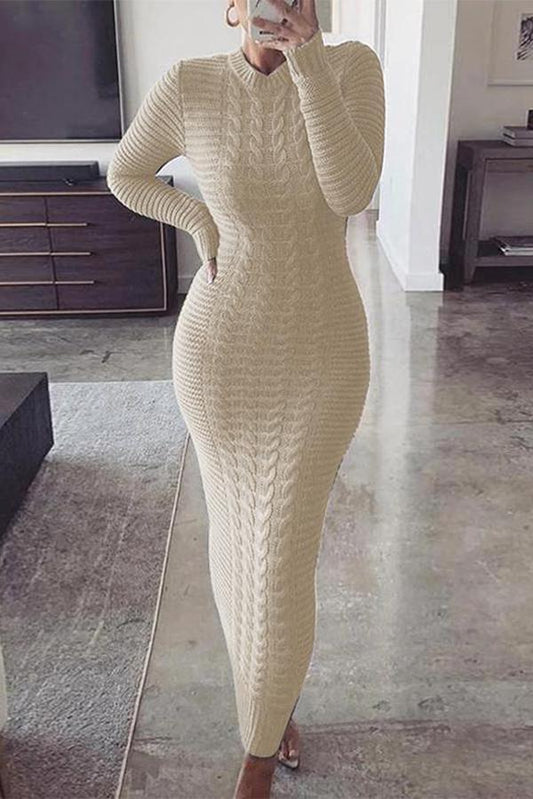 Sweter z skręconej wełnianej dzianiny z długimi rękawami