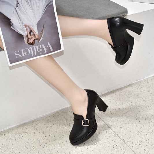 Eleganckie buty damskie z obcasem i klamrą - Shavana