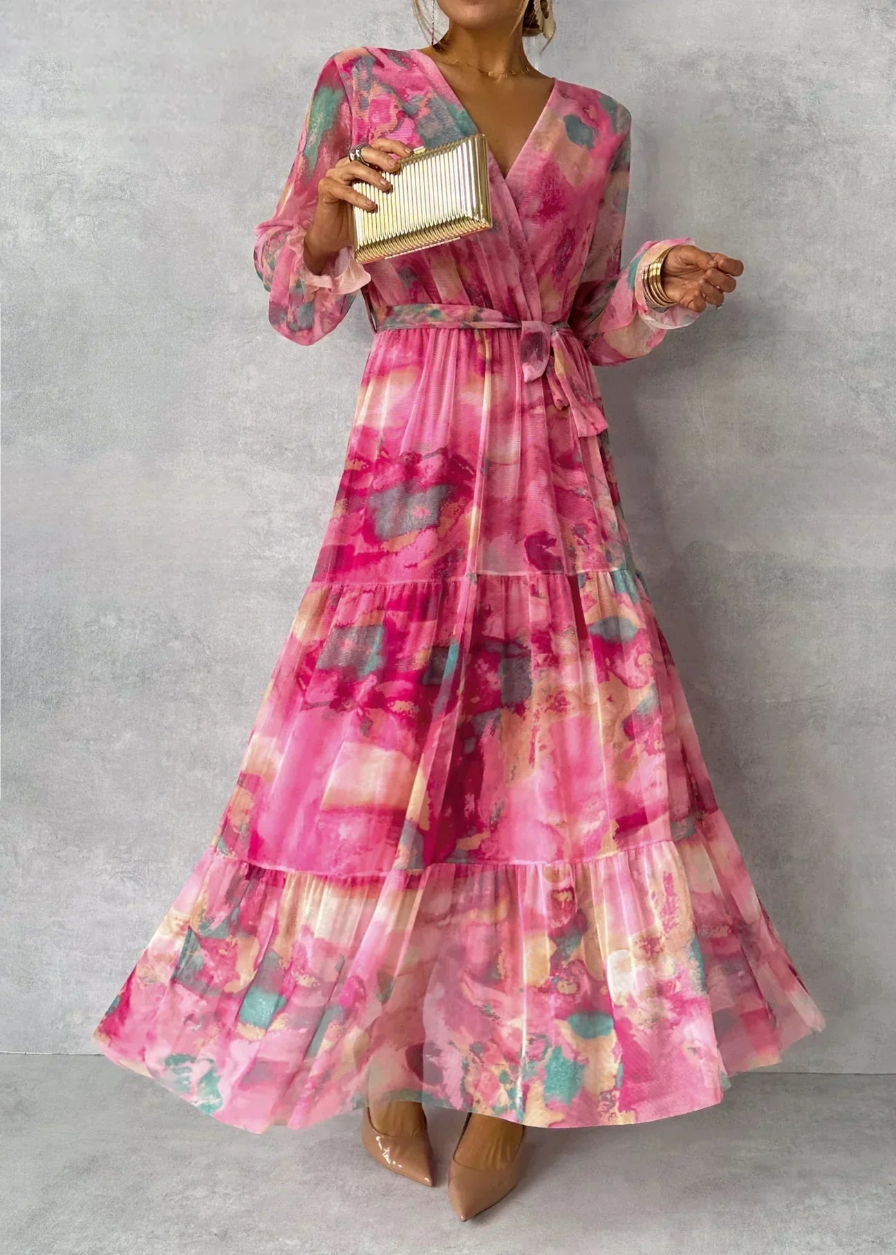 Elegancka modna sukienka