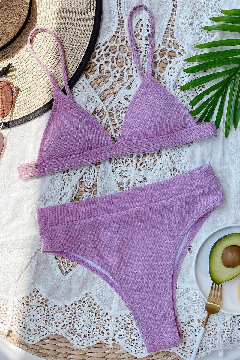 Amparo® | Bikini z trójkątnym topem i majtkami typu hotpants