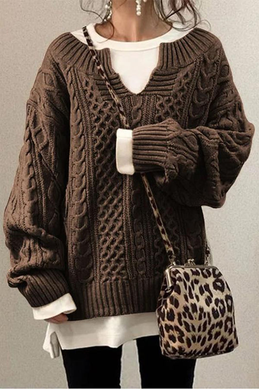 Sweter z eleganckim wzorem o luźnym kroju zapewniającym modny wygląd