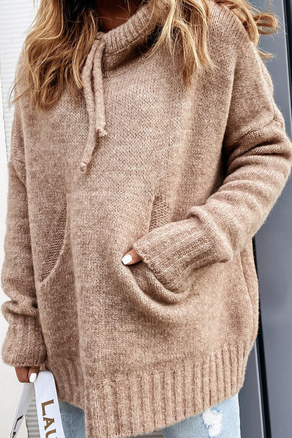 Sweter z dekoltem pod szyję i funkcjonalnymi kieszeniami w swobodnym stylu