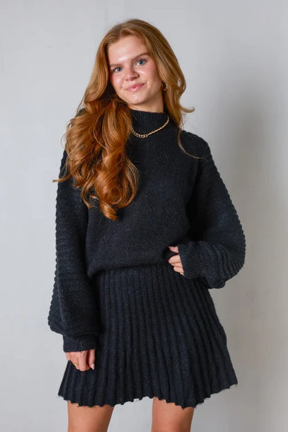 Elianora - Elegancki zestaw sweter i spódnica dla kobiet