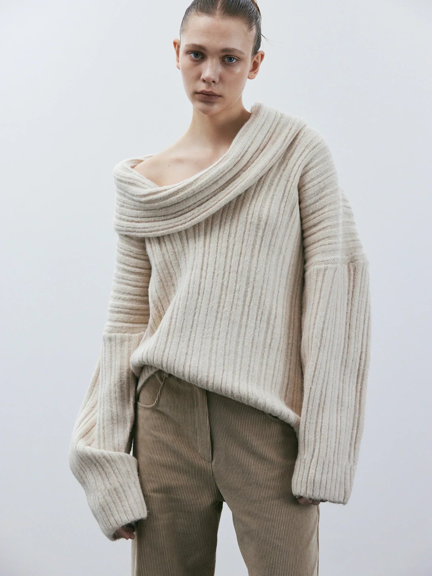 Sweter damski oversize z dzianiny