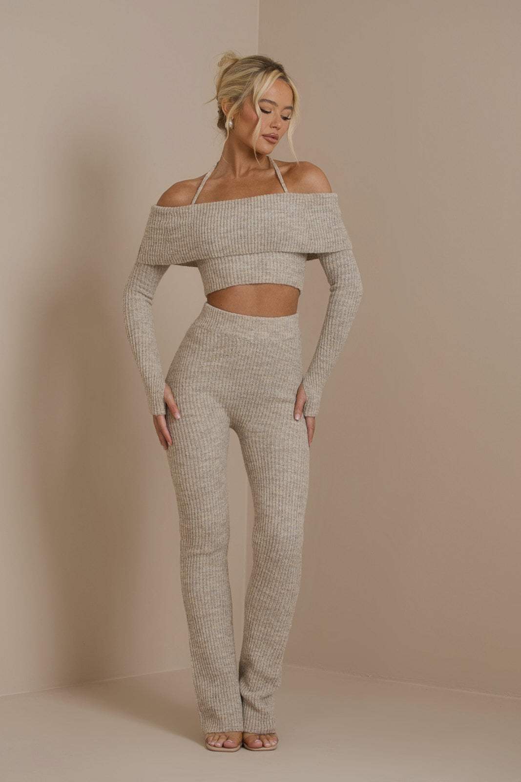 Zestaw Co-ord - Stylowy - Dzianinowy top z odkrytymi ramionami, dopasowane spodnie - Idealny na modne okazje