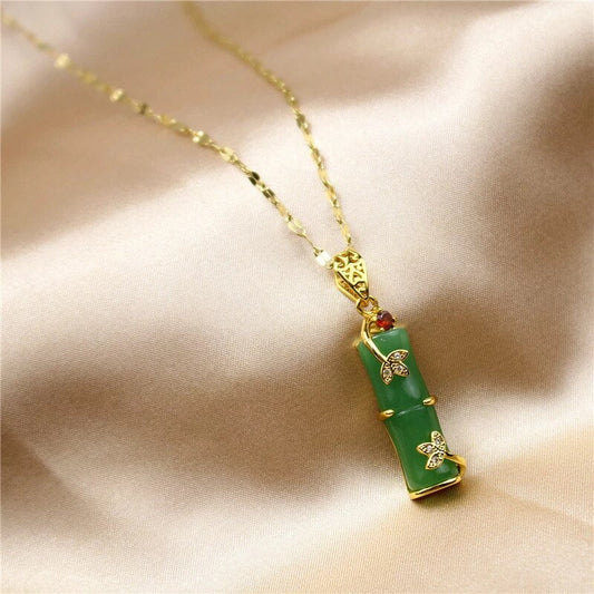 Naszyjnik z jadeitowym amuletem | Piękny naszyjnik z duchowym akcentem
