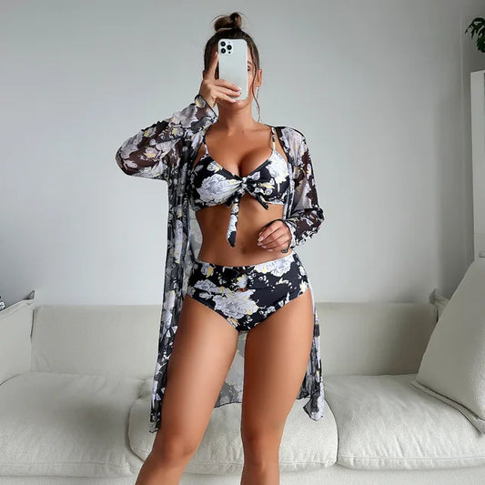 Eleganckie letnie bikini z wysokim stanem i kwiatowym wzorem