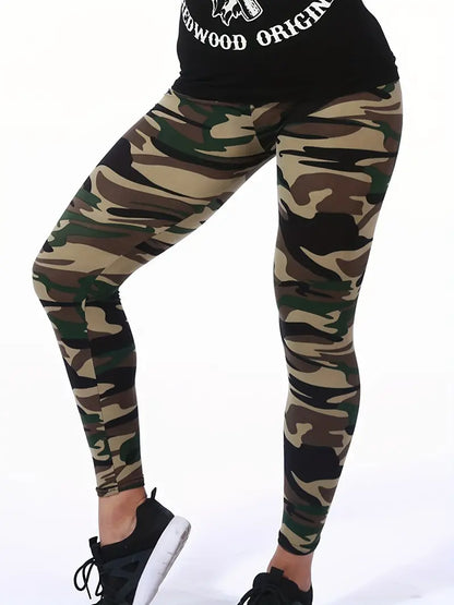 - Casualowe legginsy w kamuflażu z wysokim stanem