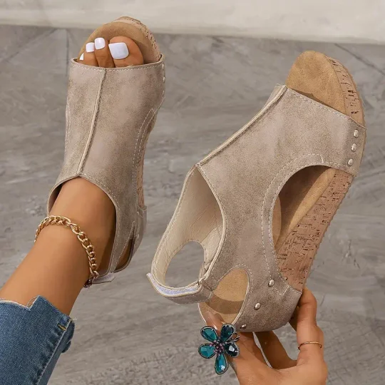 Shana - Damskie szpilki klinowe w stylu retro