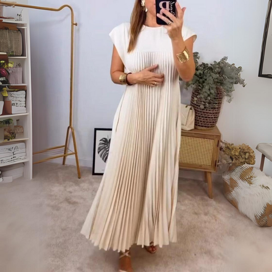 Lekka i elegancka plisowana sukienka