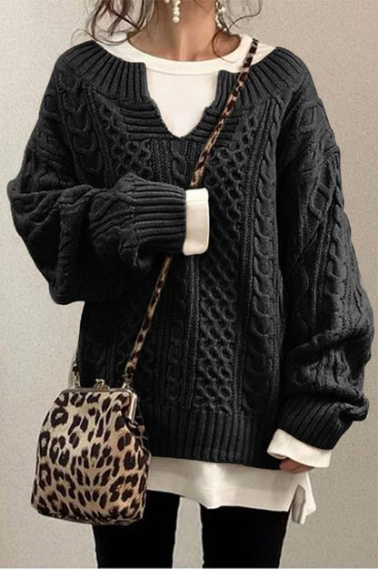 Sweter z eleganckim wzorem o luźnym kroju zapewniającym modny wygląd