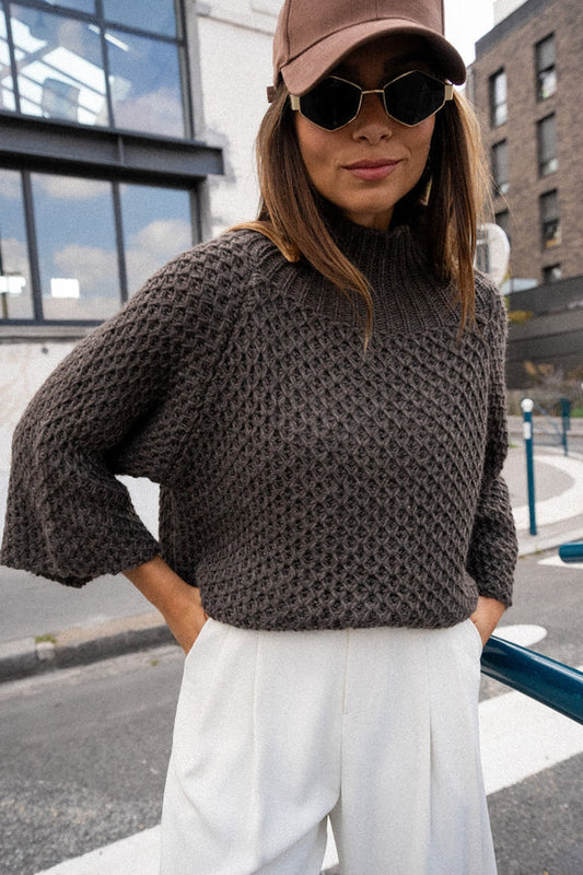 Elegancki sweter z dzianiny z krótkim rękawem