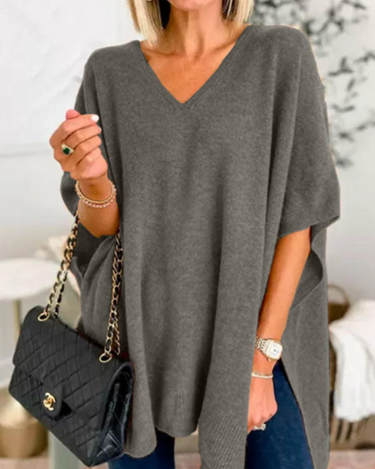 Sweter Adeline Plain Poncho z dekoltem w szpic i luźnym krojem