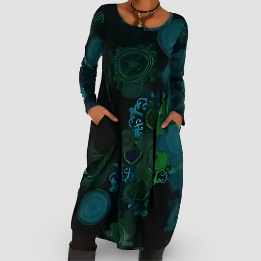 Zimowa sukienka o eleganckim i nowoczesnym designie