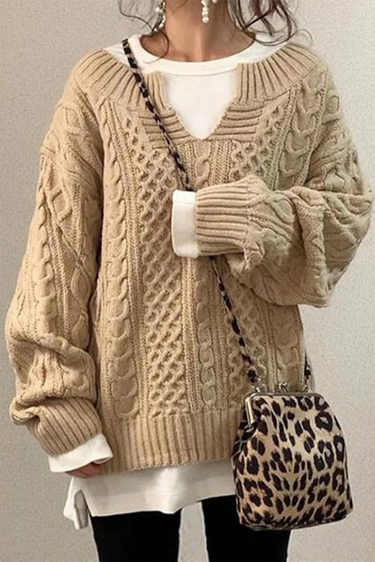 Sweter z eleganckim wzorem o luźnym kroju zapewniającym modny wygląd
