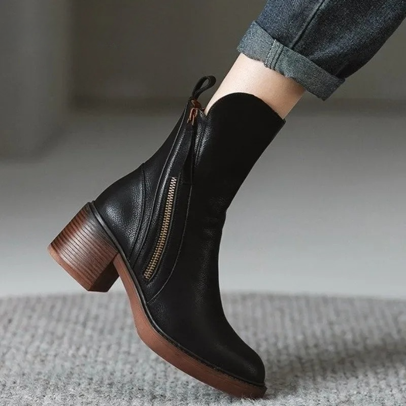 Stylowe jesienne botki dla nowoczesnej kobiety