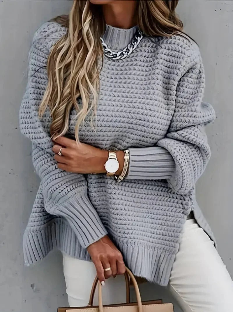 Sweter oversize z długimi rękawami i rozcięciami po bokach