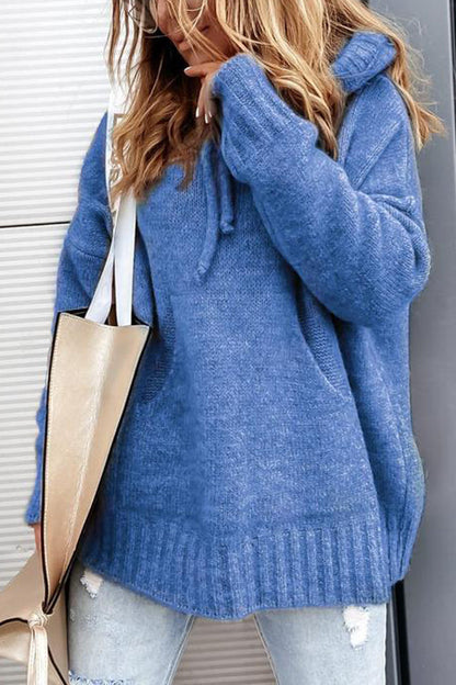 Sweter z dekoltem pod szyję i funkcjonalnymi kieszeniami w swobodnym stylu