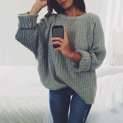 Wygodny sweter oversize z klasycznym okrągłym dekoltem