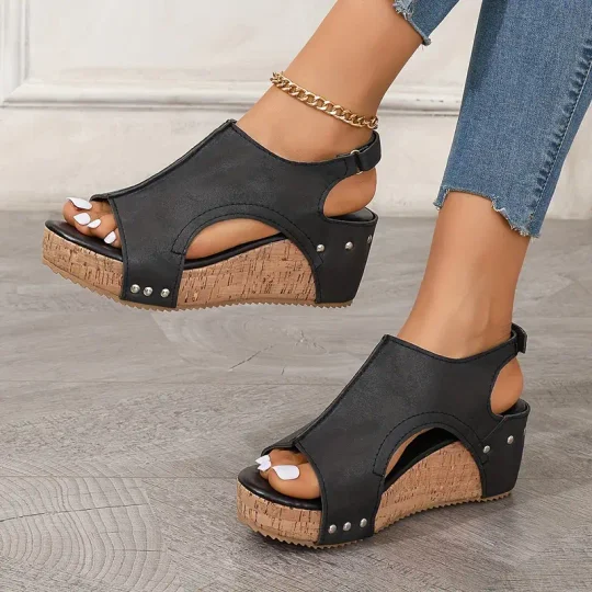 Shana - Damskie szpilki klinowe w stylu retro