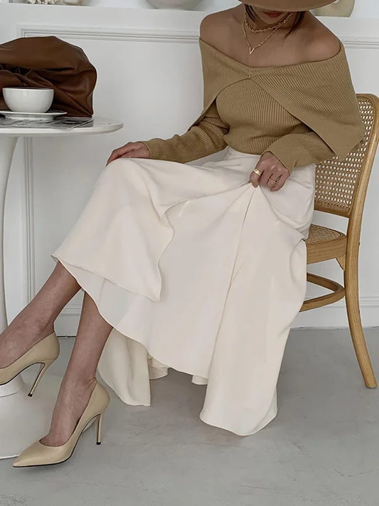 Stylowy sweter z efektem odkrytych ramion