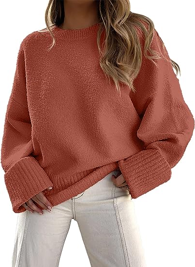 Sweter z okrągłym dekoltem i długimi rękawami