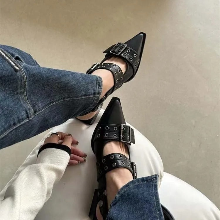 Eleganckie damskie buty na szpilce z klamrą - Bernila