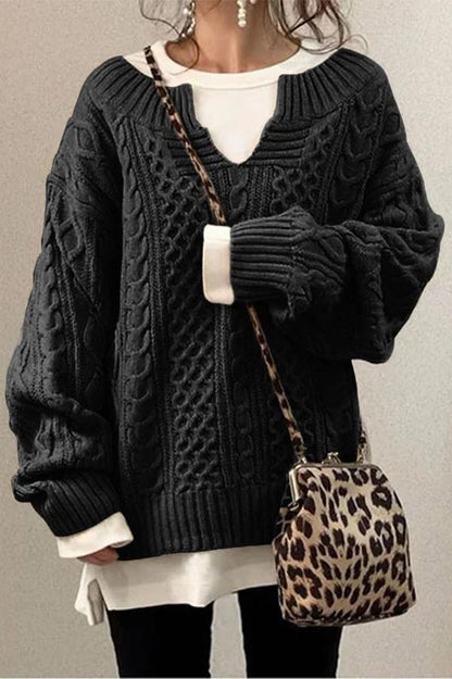 Sweter z eleganckim wzorem o luźnym kroju zapewniającym modny wygląd