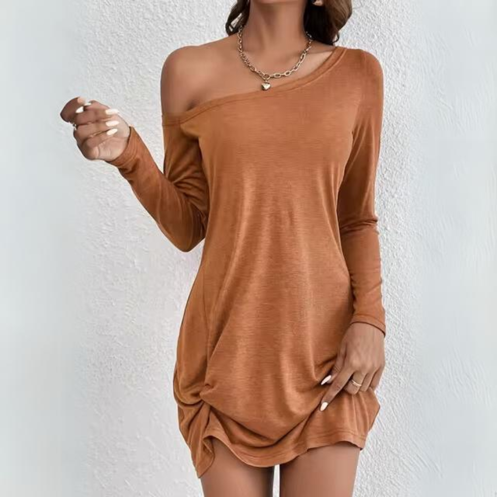 Delilah - Elegancka sukienka na ramiączkach z długim rękawem