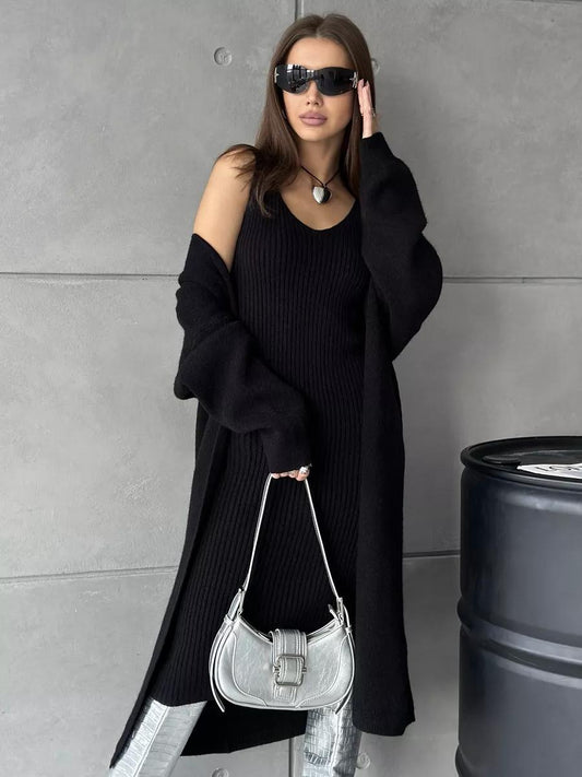 Elegancka sukienka maxi z ciepłym kardiganem