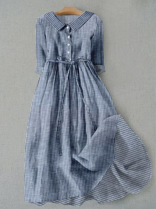 Sukienka vintage w paski i koronkę: ponadczasowy urok