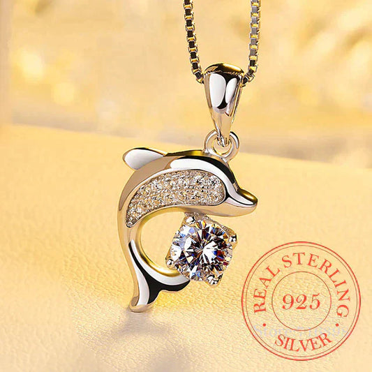 Kryształowy naszyjnik z zawieszką w kształcie delfina | Lucky charm na łańcuszku!