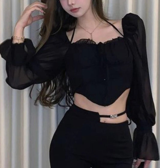 Elenor - Zakręcony top z rozszerzanymi rękawami