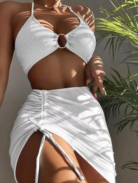 Modne i minimalistyczne bikini w całości