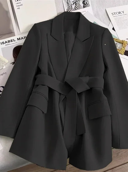 Lola - elegancki blezer damski